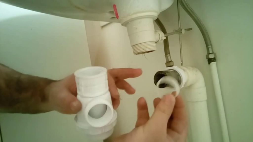 Comment changer un siphon ?